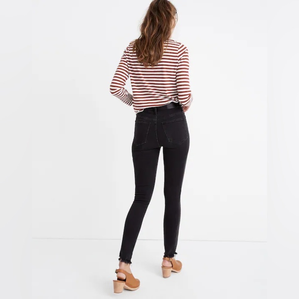Madewell 10" High-Rise Skinny Jeans in Berkeley Black: Button-Through Edition - Picture 5 of 12